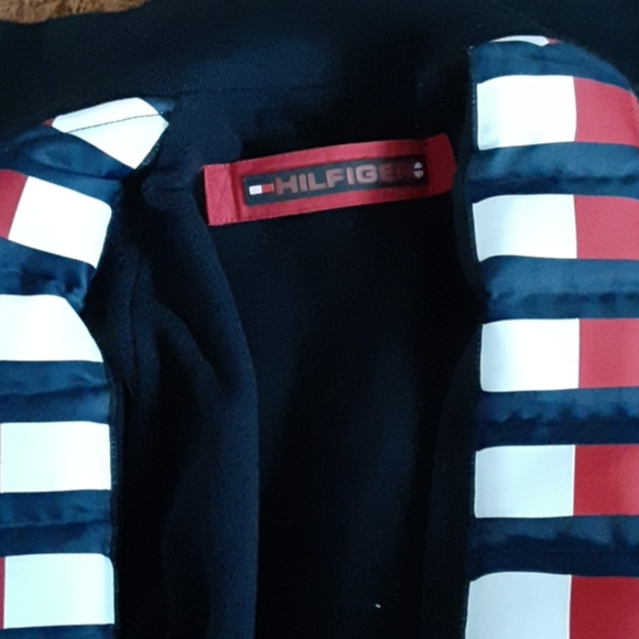 Tommy Hilfiger long sleeve jacket/fleece - Picture 7 of 7